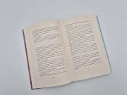 Buchcover und Innenansicht für das Buch: The Friday Bookshop