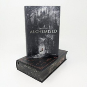 Buchcover und Innenansicht für das Buch: Alchemised