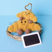 Buchcover und Innenansicht für das Buch: Amusing Lovables häkeln