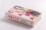 Buchcover und Innenansicht für das Buch: Clara