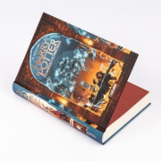 Buchcover und Innenansicht für das Buch: Harry Potter and the Chamber of Secrets