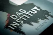 Buchcover und Innenansicht für das Buch: The Institute