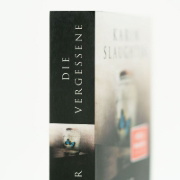 Buchcover und Innenansicht für das Buch: Girl, Forgotten