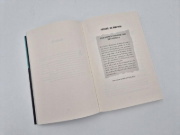 Buchcover und Innenansicht für das Buch: The Murder at World's End