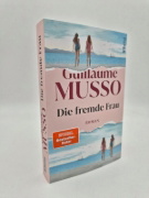 Buchcover und Innenansicht für das Buch: Quelqu'un d'autre