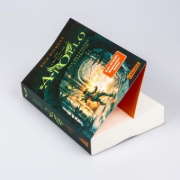 Buchcover und Innenansicht für das Buch: The Trials of Apollo, Book 1: The Burning Maze
