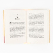Buchcover und Innenansicht für das Buch: Miss Merkel: Mord unterm Weihnachtsbaum