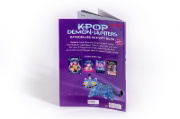 Buchcover und Innenansicht für das Buch: KPop Demon Hunters - Official Activity Book. Puzzles, Mazes, and over 50 Stickers!