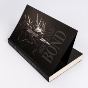 Buchcover und Innenansicht für das Buch: A Blackened Bond