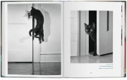 Buchcover und Innenansicht für das Buch: Walter Chandoha. Cats. Photographs 1942-2018
