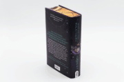 Buchcover und Innenansicht für das Buch: Crown of War and Shadow. Kingdoms of the Compass Part I