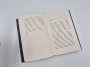 Buchcover und Innenansicht für das Buch: O Caledonia
