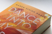 Buchcover und Innenansicht für das Buch: Dance into my World