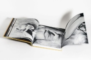 Buchcover und Innenansicht für das Buch: Marilyn Monroe 100. Der offizielle Band.