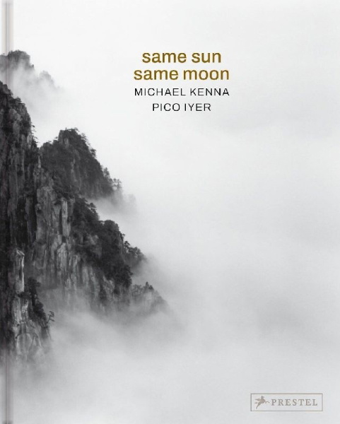 Buchcover und Innenansicht für das Buch: Michael Kenna, Pico Iyer: Same Sun Same Moon