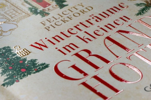 Buchcover und Innenansicht für das Buch: Winterträume im kleinen Grandhotel