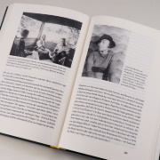 Buchcover und Innenansicht für das Buch: Gods of the Upper Air. How a Circle of Renegade Anthropologists Reinvented Race, Sex and Gender in the Twentieth Century