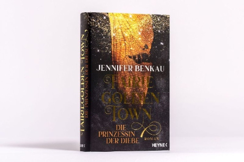 Buchcover und Innenansicht für das Buch: Fairiegolden Town - Die Prinzessin der Diebe