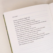 Buchcover und Innenansicht für das Buch: Time is a mother