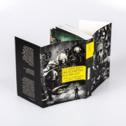 Buchcover und Innenansicht für das Buch: Toki o Koeru Kage Lovecraft Kessakushu