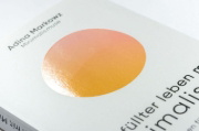Buchcover und Innenansicht für das Buch: Erfüllter leben mit Minimalismus