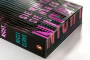 Buchcover und Innenansicht für das Buch: Her Many Faces