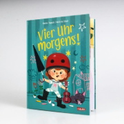 Buchcover und Innenansicht für das Buch: Vier Uhr morgens!