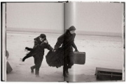 Buchcover und Innenansicht für das Buch: Peter Lindbergh. Azzedine Alaïa