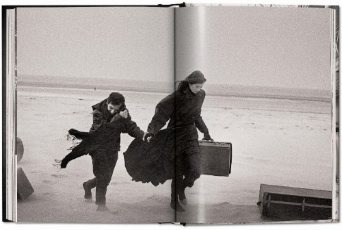 Buchcover und Innenansicht für das Buch: Peter Lindbergh. Azzedine Alaïa