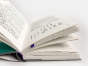 Buchcover und Innenansicht für das Buch: Warum wir nicht durch Wände gehen*