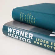 Buchcover und Innenansicht für das Buch: Jeder für sich und Gott gegen alle