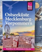 Buchcover und Innenansicht für das Buch: Reise Know-How Reiseführer Ostseeküste Mecklenburg-Vorpommern