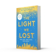 Buchcover und Innenansicht für das Buch: The Light We Lost