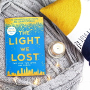Buchcover und Innenansicht für das Buch: The Light We Lost