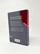 Buchcover und Innenansicht für das Buch: Drömmar av brons