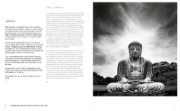 Buchcover und Innenansicht für das Buch: Michael Kenna, Pico Iyer: Same Sun Same Moon