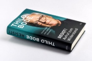 Buchcover und Innenansicht für das Buch: Resist! Aufruf zum Widerstand