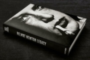 Buchcover und Innenansicht für das Buch: Helmut Newton. Legacy