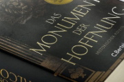 Buchcover und Innenansicht für das Buch: En el Amor y la Guerra