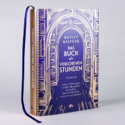 Buchcover und Innenansicht für das Buch: The Book of Lost Hours