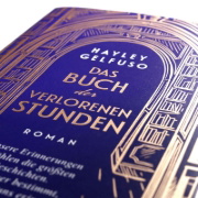 Buchcover und Innenansicht für das Buch: The Book of Lost Hours