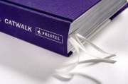 Buchcover und Innenansicht für das Buch: Ralph Lauren Catwalk. The Complete Collections