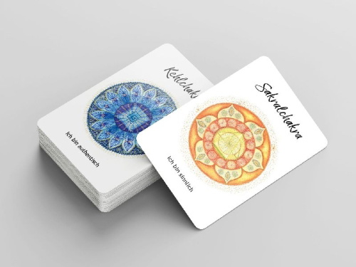 Buchcover und Innenansicht für das Buch: Chakra-Weisheitskarten
