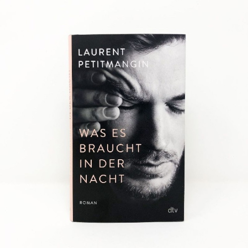 Buchcover und Innenansicht für das Buch: Ce qu'il faut de nuit (La Manufacture de Livres, Paris 2020)