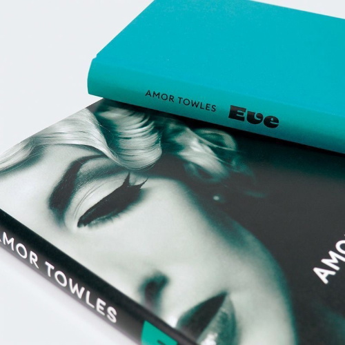 Buchcover und Innenansicht für das Buch: Eve in Hollywood (Table for Two)