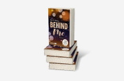 Buchcover und Innenansicht für das Buch: Behind Me