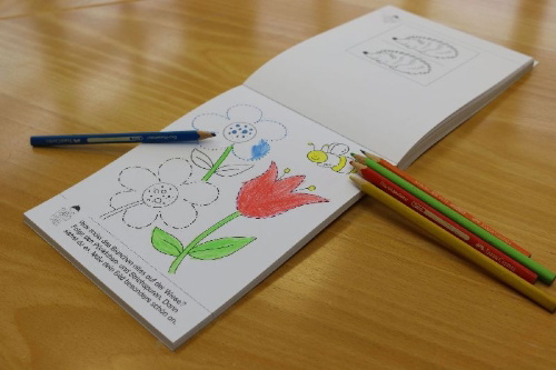 Buchcover und Innenansicht für das Buch: Mein dicker Mal- und Rätselblock für den Kindergarten
