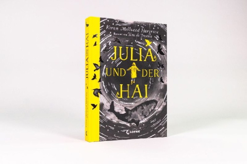 Buchcover und Innenansicht für das Buch: Julia And The Shark
