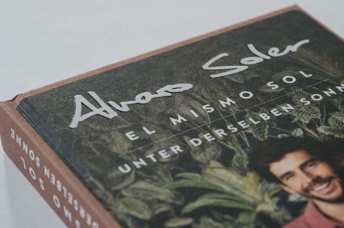 Buchcover und Innenansicht für das Buch: El Mismo Sol - Unter derselben Sonne