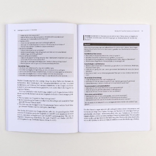 Buchcover und Innenansicht für das Buch: KI-Tools für den Unterricht